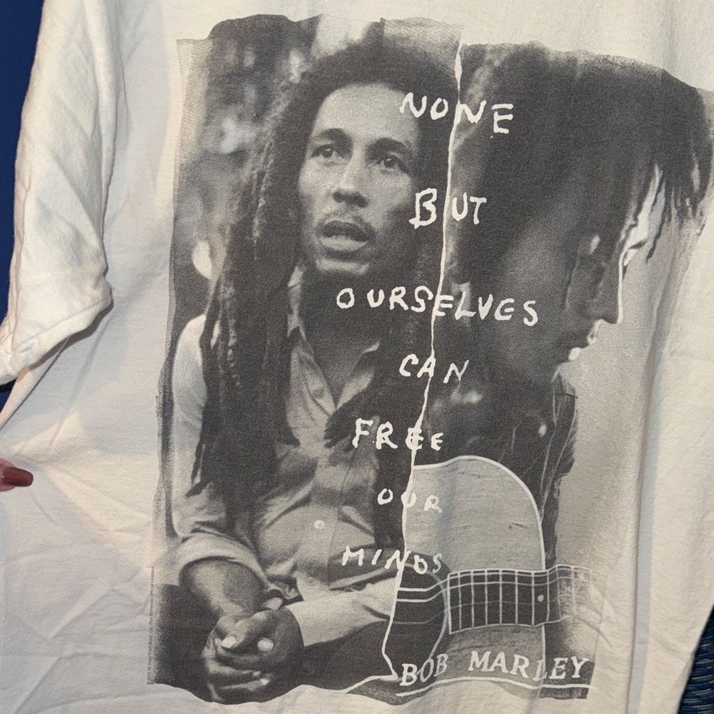 Bob Marley White & Black Graphic Tee Size Medium UNISEX - Picture 12 of 16